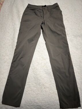 lululemon athletica Men's Charcoal Gray Performance Chinos